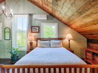 Upstairs Bedroom - Ophelia