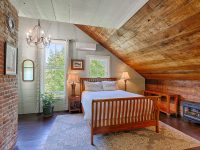 Upstairs Bedroom - Ophelia