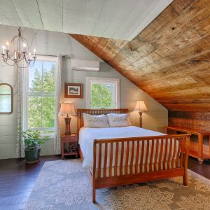 Upstairs Bedroom - Ophelia